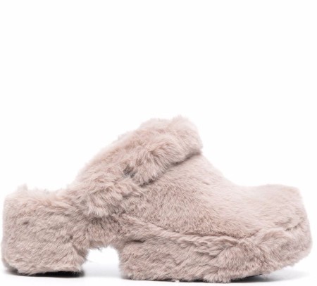 Shop Xocoi Sales Shoes: Shoes Xocoi, clogs in recycled rubber, adjustable strap back, comfortable sole inside, in natural color, in eco fur.


Sole: 6 cm.