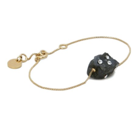 Shop Marni  Bijoux: Bijoux Marni, bracelet, in golden metal and black pendant with crystals.

