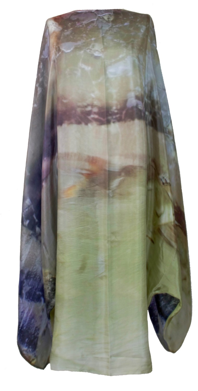 shop Maria Calderara  Abiti: Abito lungo Maria Calderara, tipo kimono, con due modalità per mettere le braccia, stampa digitale.

Composizione: 100% seta. number 972